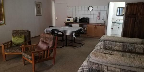 Anandi Guesthouse Mariental Exteriör bild