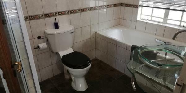 Anandi Guesthouse Mariental Exteriör bild