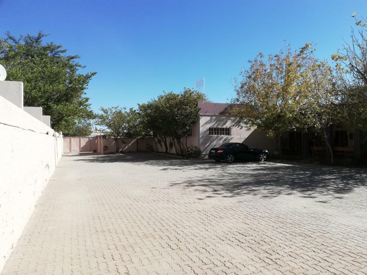 Anandi Guesthouse Mariental Exteriör bild